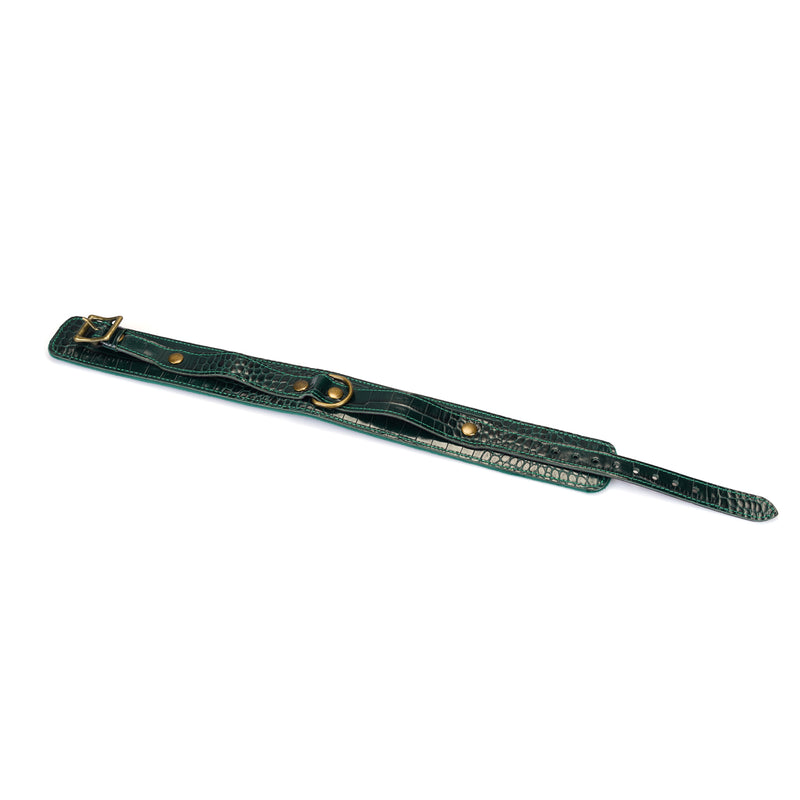 Limited Edition: Crocodile-effect Dark Green- Leather Collar with Chain Leash